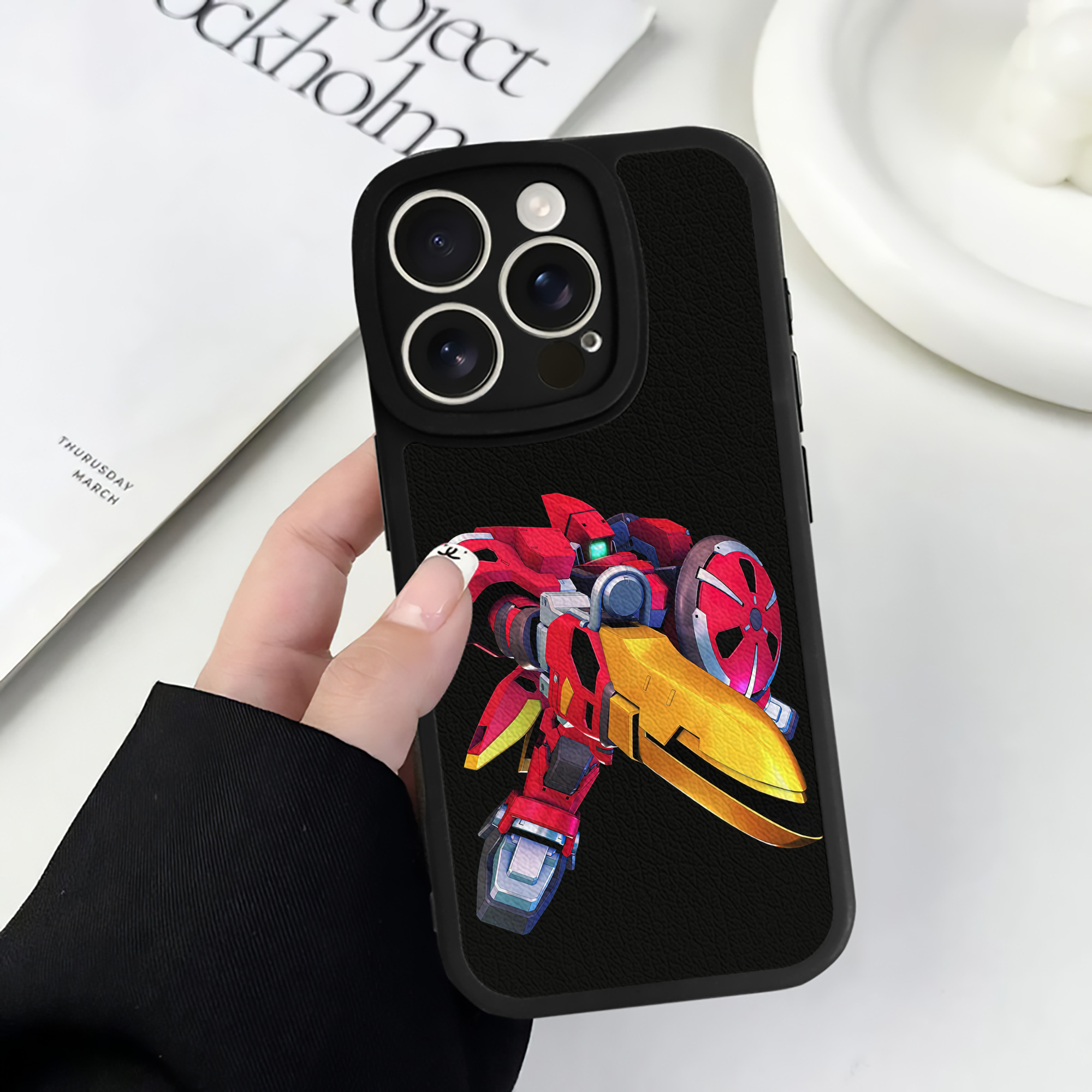 （画像用） 機動戦士ガンダム Mobile Suit Gundam 【iPhone 16シリーズ対応】シリコンスマホケース（レザー調） 材質：シリコン